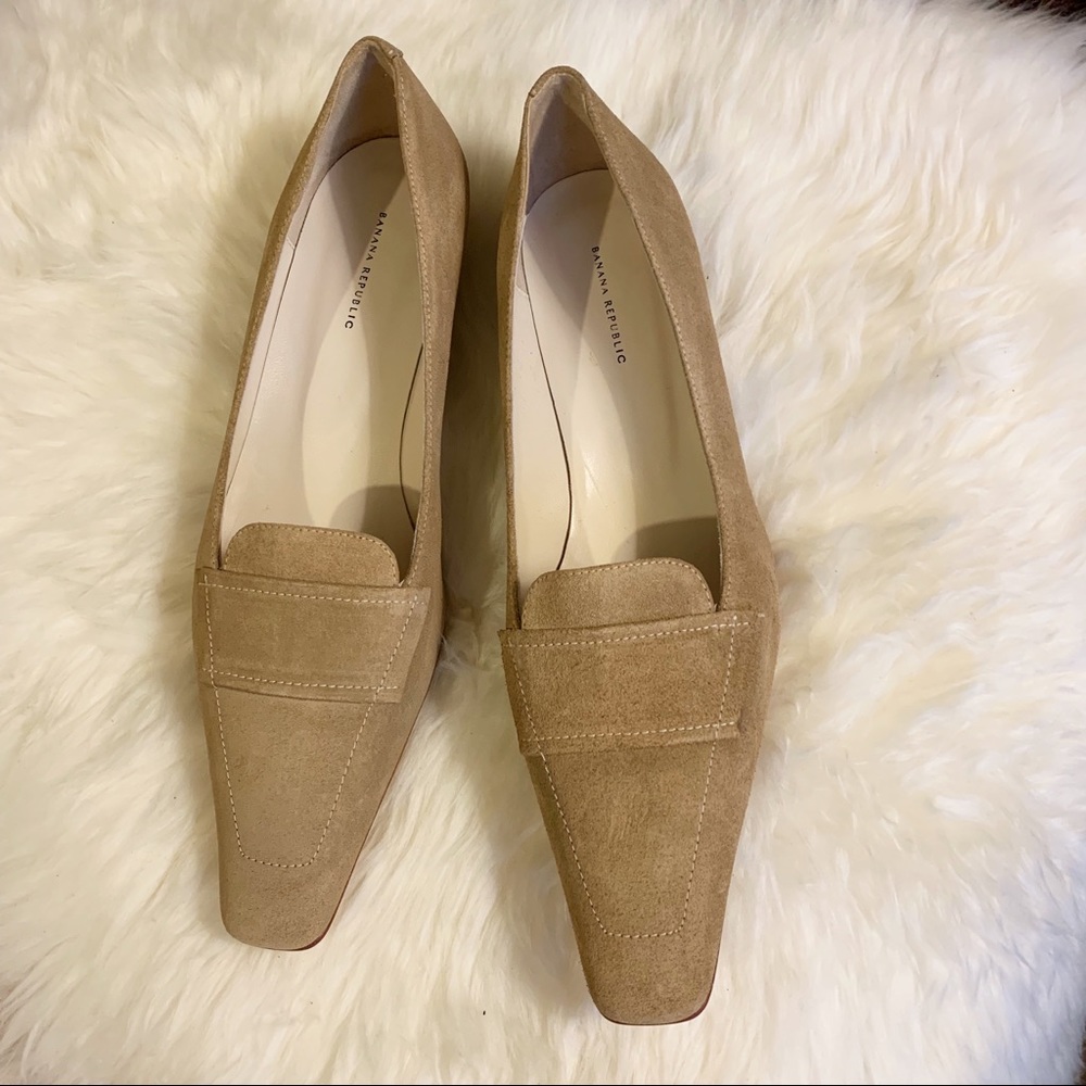 Banana Republic Suede Kitten Heels